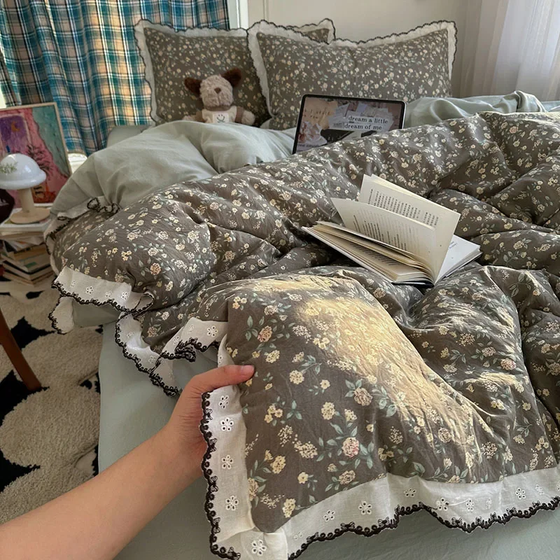 Ins Style 100% Cotton Bedding Set French Lace Printed Bedclothes for Adult Kids Romantic Cozy Skin-Friendly Bedroom Decoration