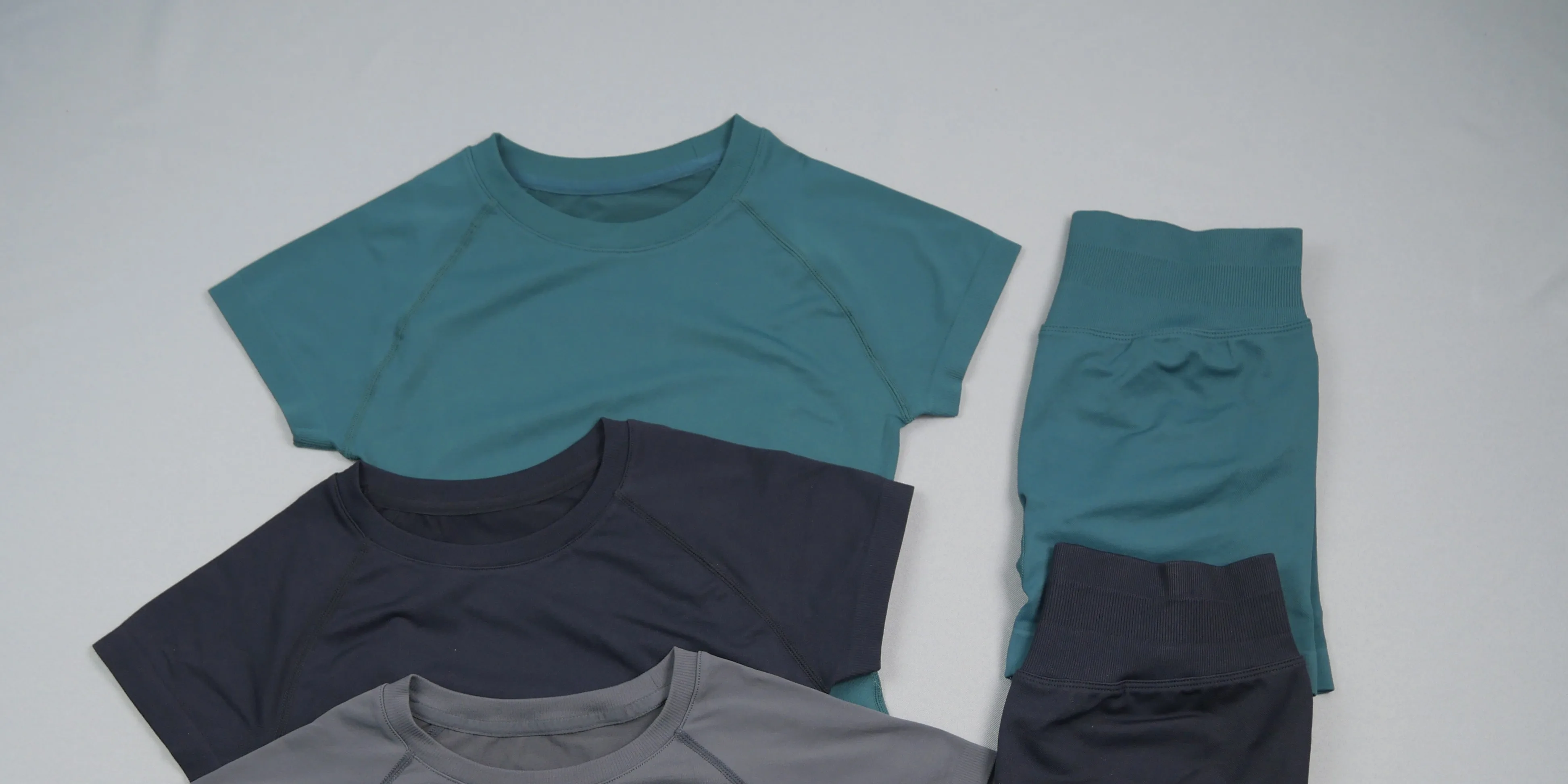 Nahtloses 2-Teiliges Sportset für Damen, Kurzarm-Oberteil, Hochtaillierte Shorts, Schnelltrocknend, Hochelastisch, Atmungsaktiv, für Yoga, Fitness und Workout – Detail 7