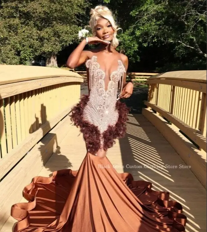 

Luxury Diamante Feather Mermaid Prom Dress Tan V-Neck Beaded Applique Black Girl Birthday Party Queen Dress Customised