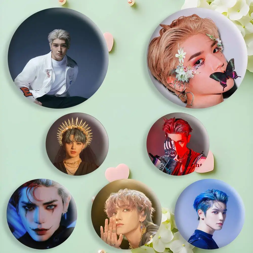 

LEE T-Taeyong WYLD Badges Creative Tinplate Button PinsBrooch Badge Clothes Backpack