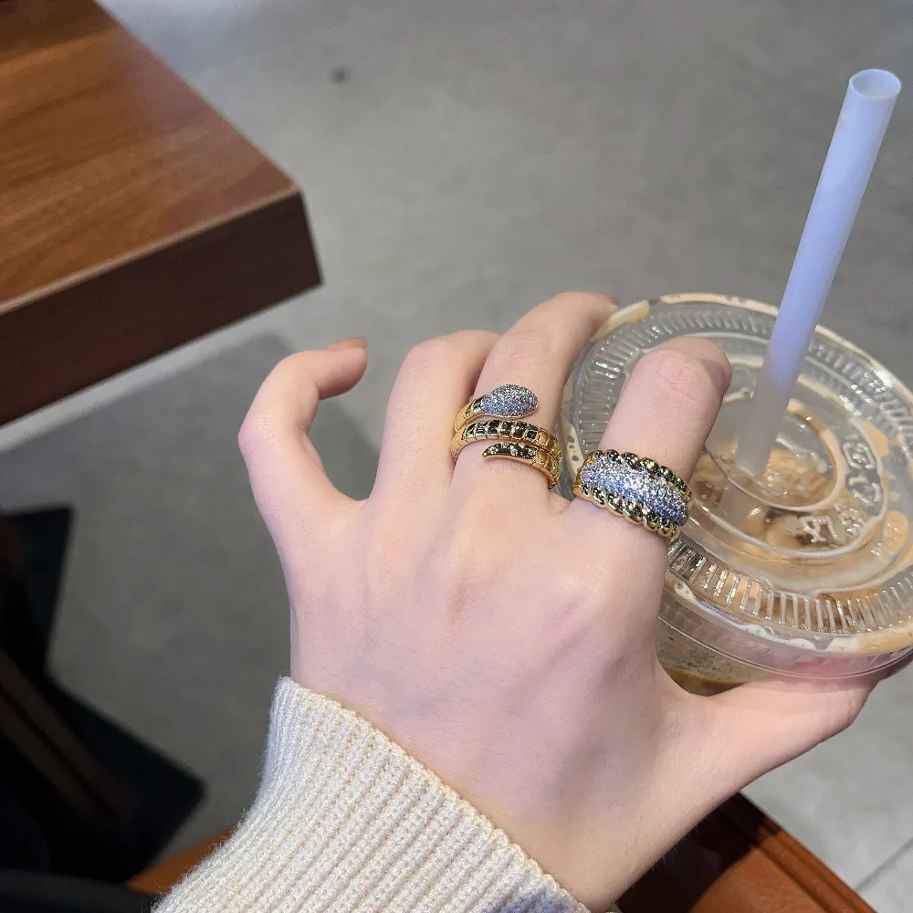 Brillian Gold Tentacles Snake Ring  Open Personality Simple Jewelry Fine Line Engraving Snake Pattern Versatile Ring