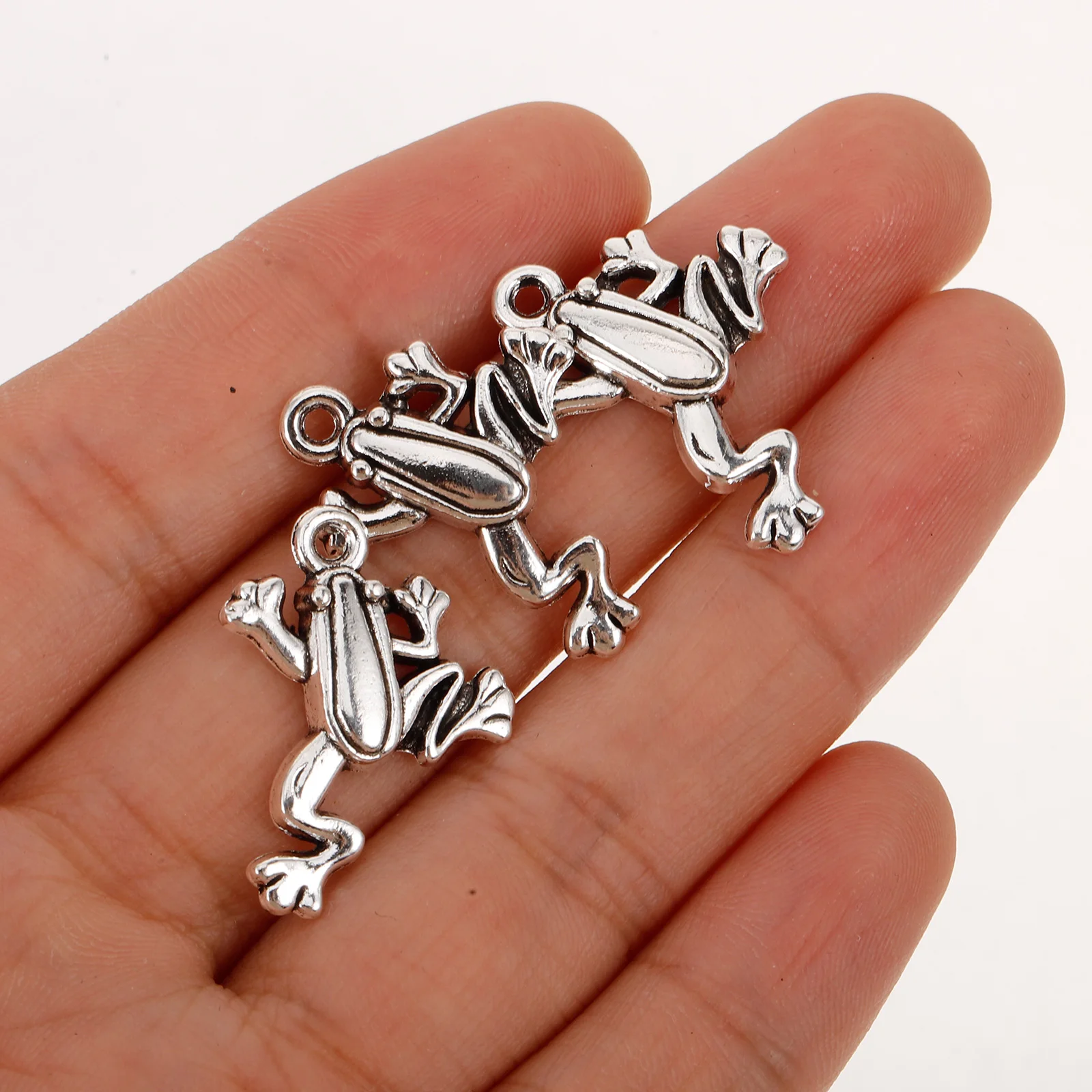 

50 Pcs Charms Retro Alloy Frog Pendant Animal Pendants Metal Silver Zinc Vintage Necklace Hanging Miss