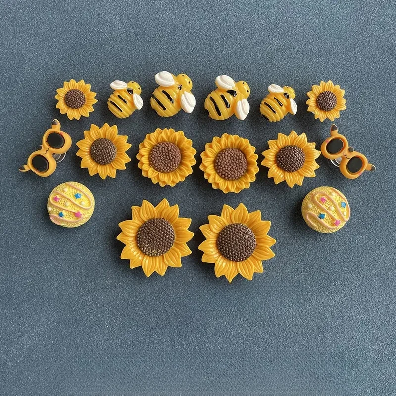 

16-Pack Sunflower and Bee Garden Shoe Charms Set Decorative ABS Animal and Plant Themed Accessories for Clogs Xmas Gifts