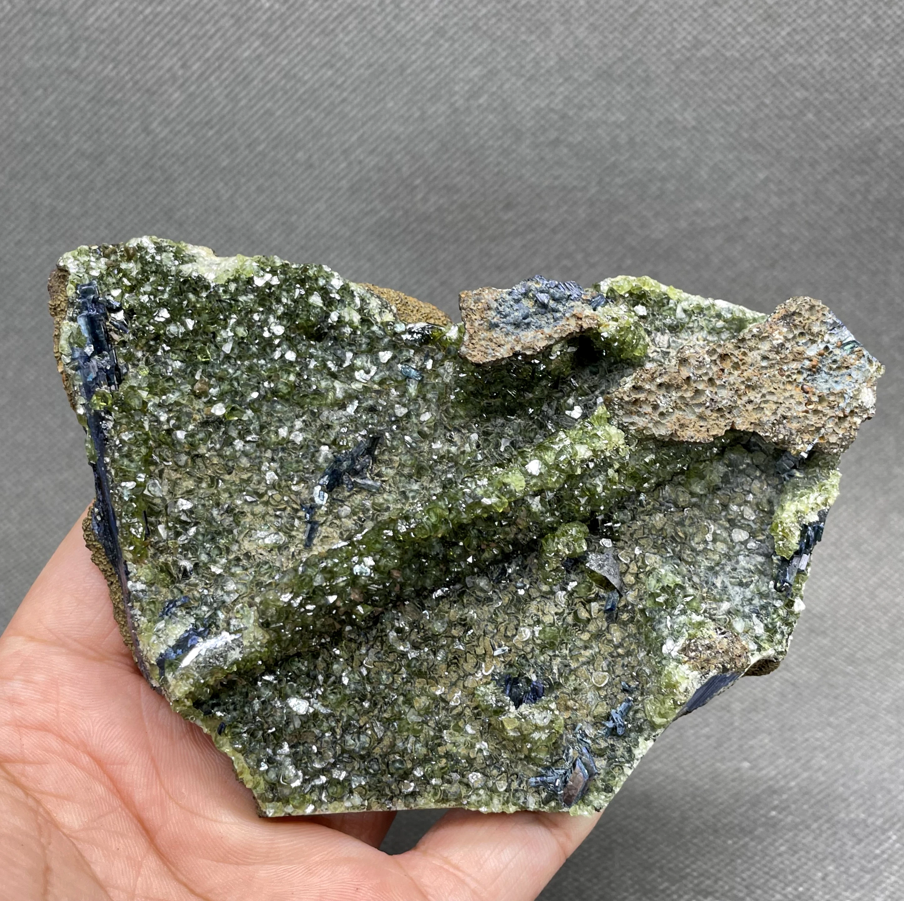 

RARE! 268g Natural rare Ludlamite and vivianite symbiosis mineral specimen stones and crystals