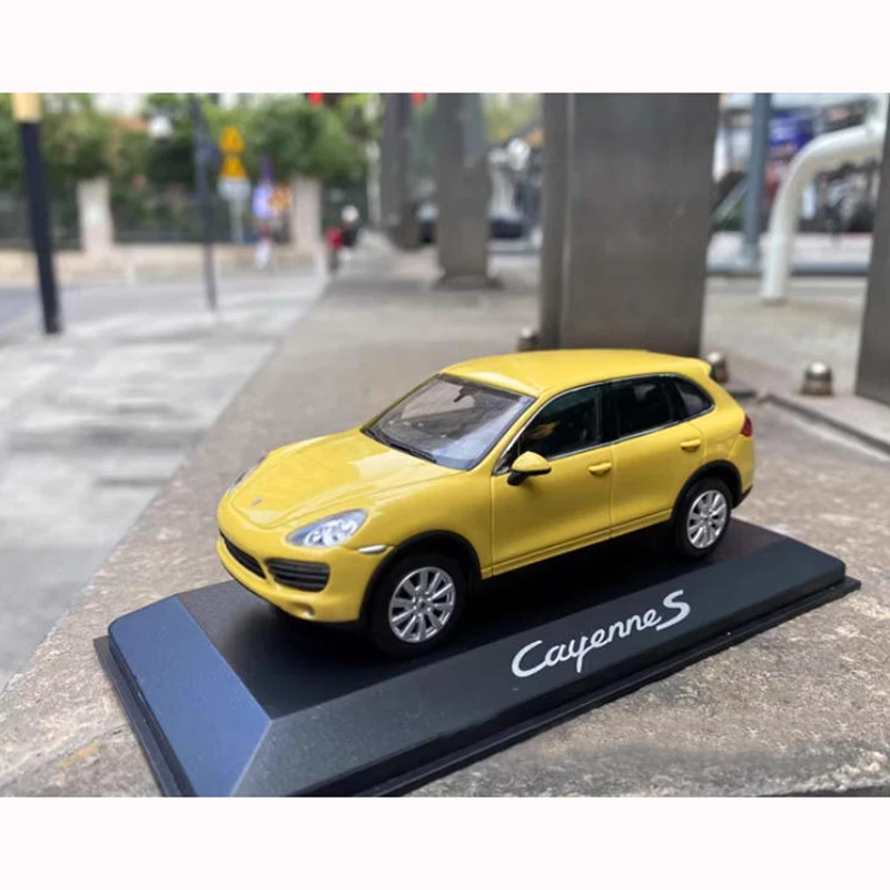 

Minichamp 1:43 SUV Cayennes Alloy Simulation Car Model Collection Display Toy Gifts Souvenirs