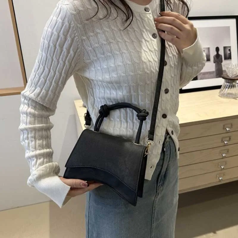 

2025NEW Fashionable Women's Shoulder Bag Pure Color Trendy Crossbody Bag Simple Casual Diagonal Bag Small Square Bags for Autumn