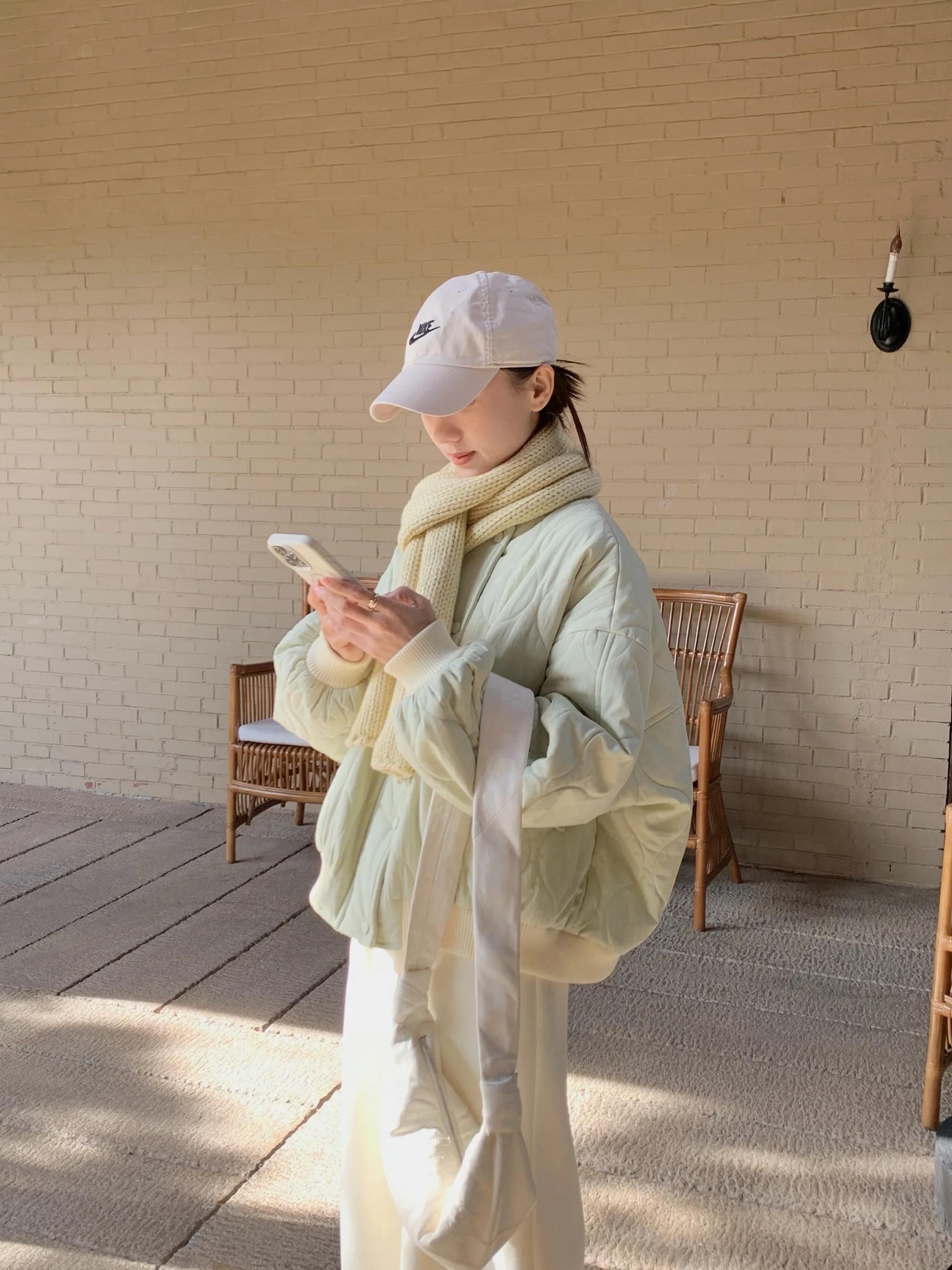 

Женская зимняя утепленная куртка Fretaro Mint: спортивная, универсальная, с контрастными вставками, из хлопка, для похудения