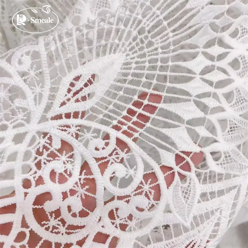 

Жаккардовая свадебная кружевная ткань с вышивкой и большими бабочками. Ткань для шитья