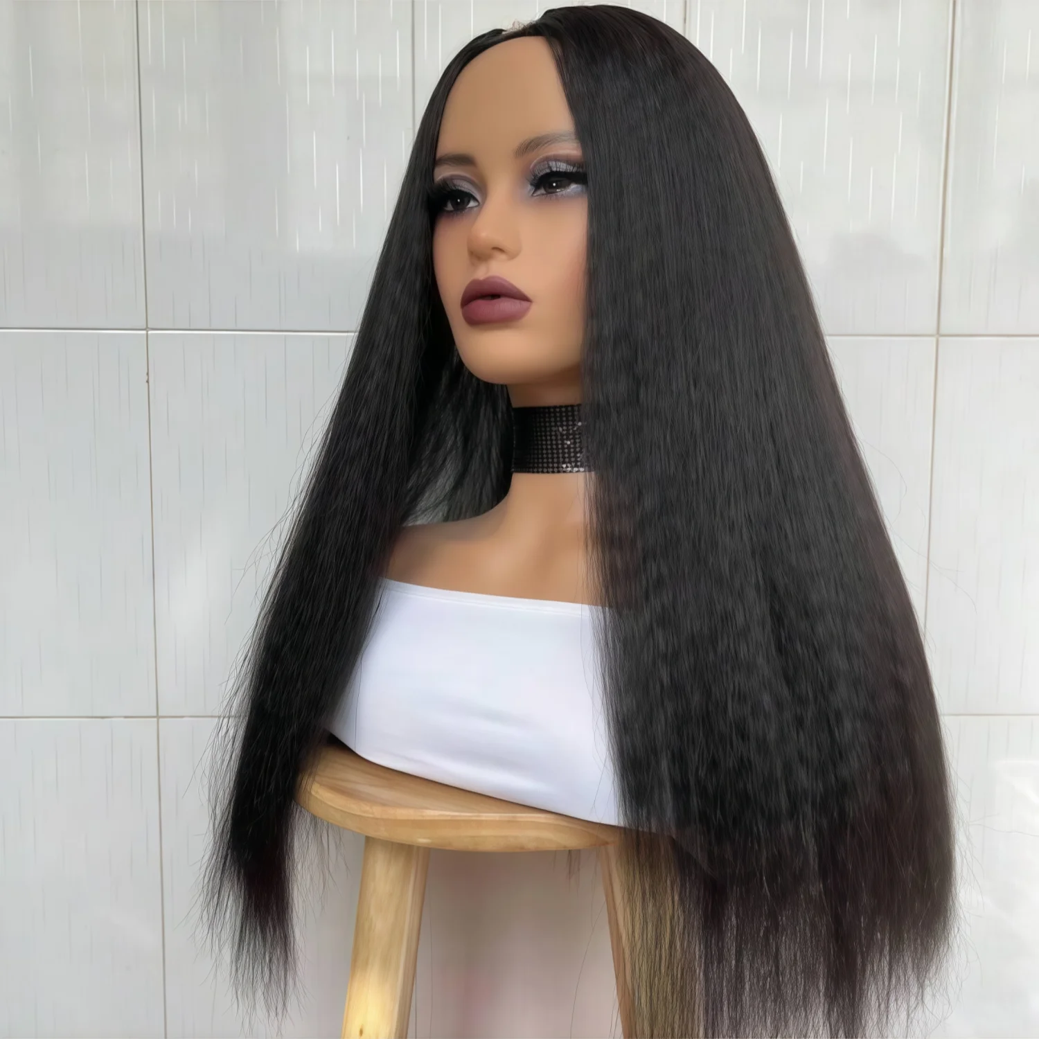 

Синтетический парик U-образной формы, прямой, без клея, с эффектом Yaki, подходит для ежедневного использования афроамериканцами. Полностью машинная работа, парик изготовлен на машине.