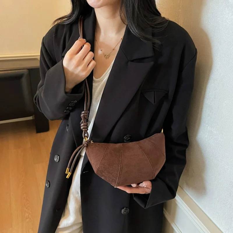 

Изысканная женская сумка с кожаными деталями, роскошная брендовая сумка через плечо, известная дизайнерская сумка через плечо для элегантной классики