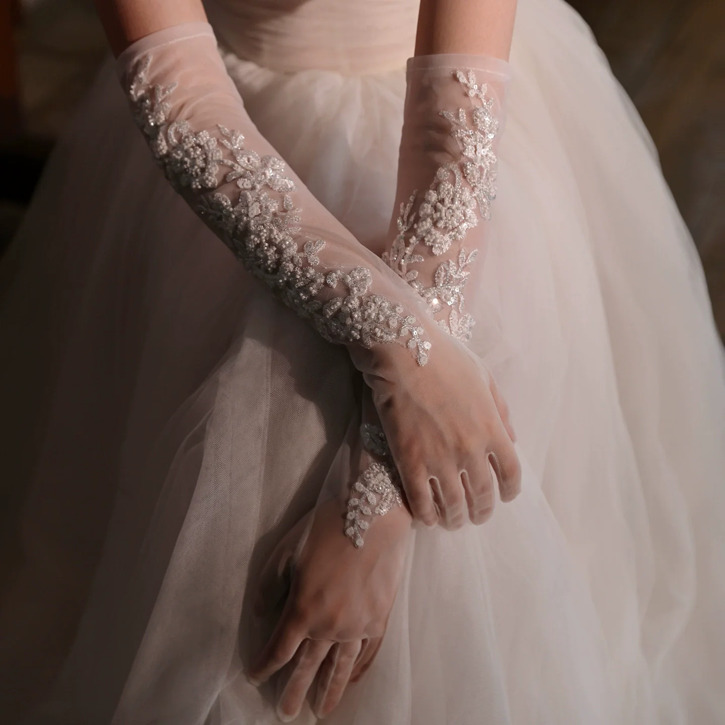 Handmade Bridal Gloves for Wedding Accessories Embroidered Bead Long Elbow Party Finger Lace Wedding Gloves For Bride Party Prom