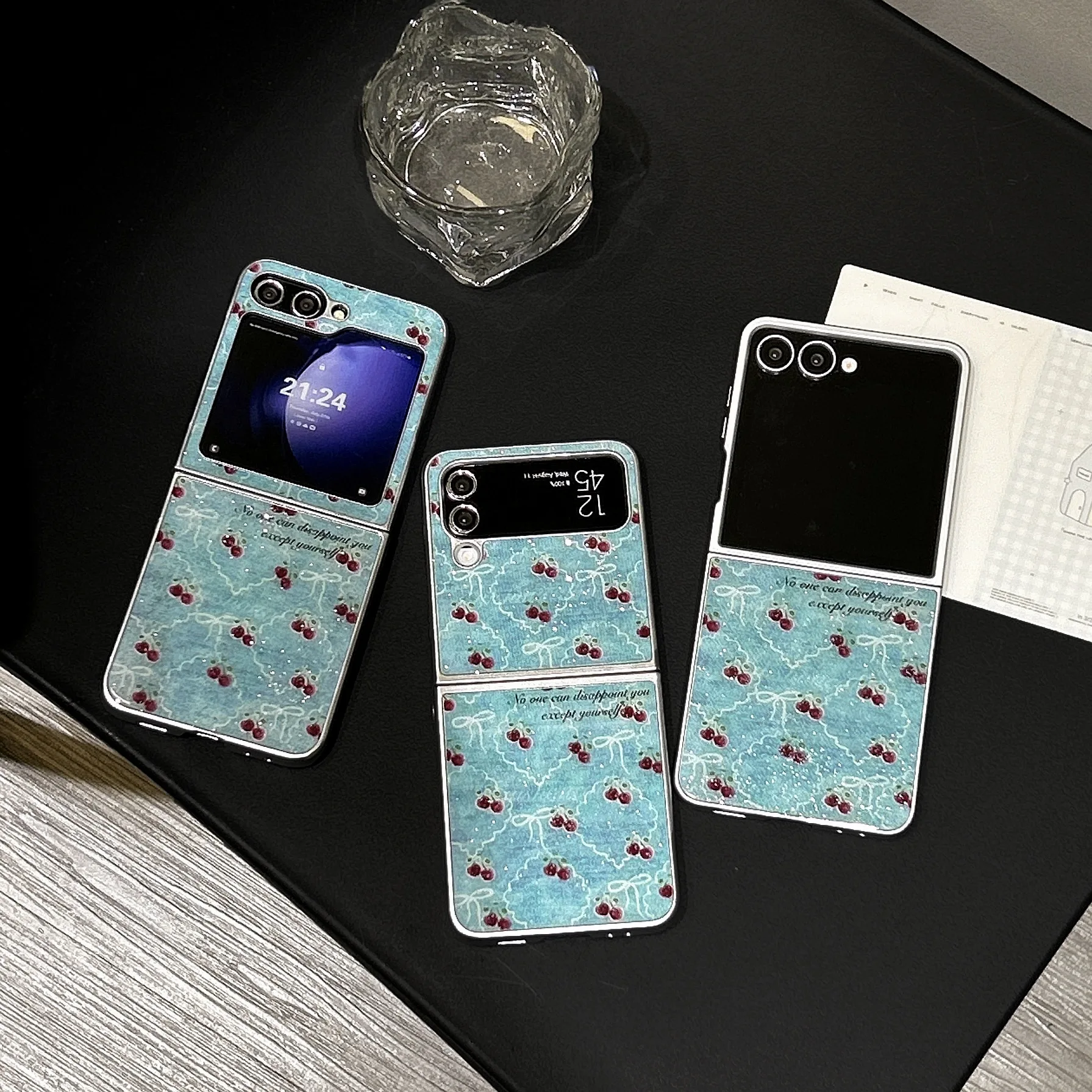 

Cherry Blue Phone Case for Samsung Galaxy Z Flip 7 6 5 4 Protective Back Cover for ZFlip5 ZFlip6 ZFlip7 Case Shell