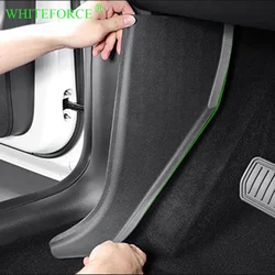 Per Tesla Model Y 2021-2024 Center Console Side Anti-kick Pads per Model Y HW 4.0 pedale di riposo anteriore esterno copertura di protezione TPE