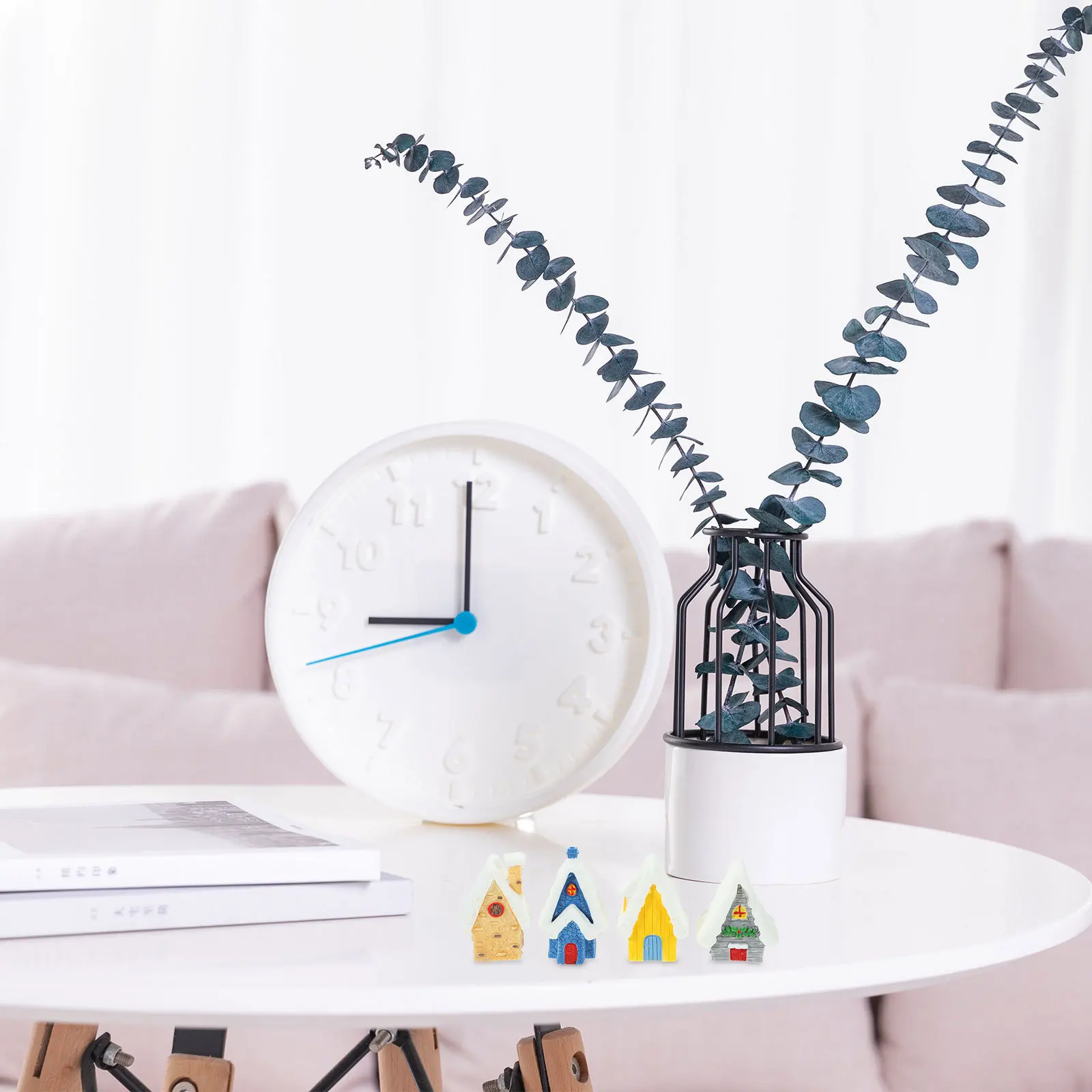 

4Pcs Christmas Village Decor Resin Mini Houses Xmas Landscape Home Decoration Lightweight Set Christmas Village