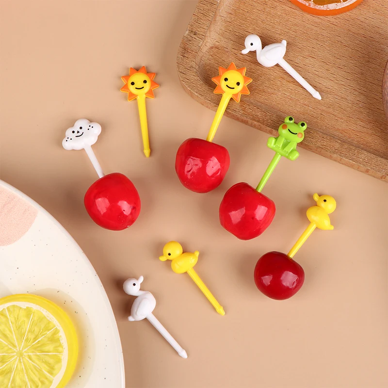 8Pcs Cartoon Animals Fruit Forks Mini Kids Snack Cake Dessert Food Stick Cute Duck Frog Toothpick Bento Decoration Tableware
