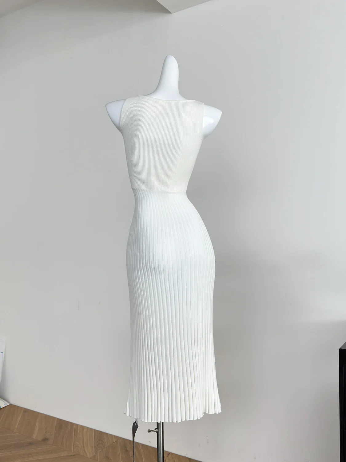 فستان دولامي الصيفي 2025 للنساء، فستان طويل محبوك نحيف ملفوف، فستان أنيق بياقة وطيات دقيقة، أسلوب عصري غير رسمي