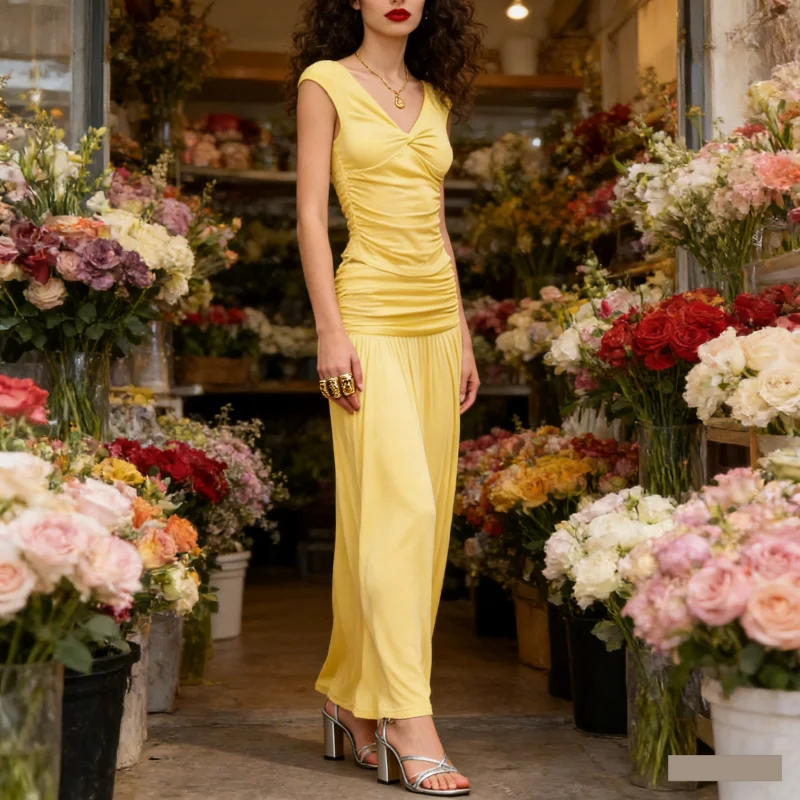 

Новая летняя французская теплая желтая приталенная футболка без рукавов с v-образным вырезом, струящаяся плиссированная длинная юбка, комплект из двух предметов для покупок с датой