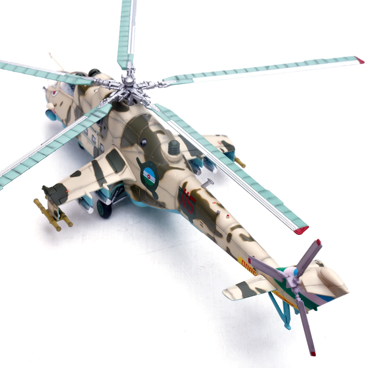 1/72 14005Pa Russische MI-24V Mi 24V Gewapende Helikopter Model Azerbaijan 2000 Afgewerkte Product Collectie Model