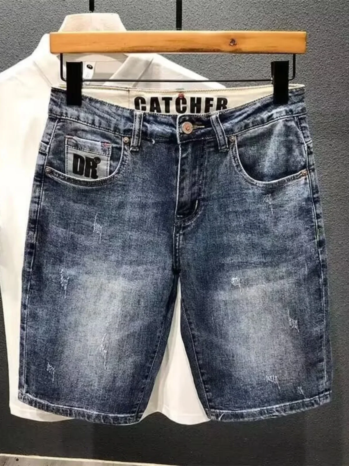 

Летние джинсы-брюки приталенного кроя с эластичным поясом, вышивкой и принтом в ретро-стиле, корейский стиль, длина до колена, мужские, молодежные, модные