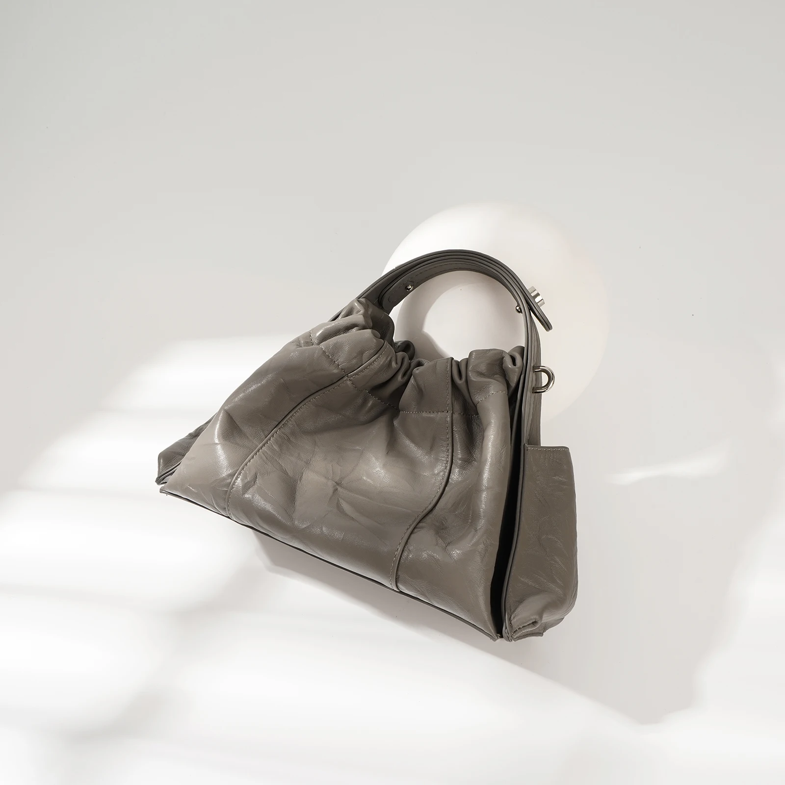 

Hand-held Textured Cowhide Handbag Classic Versatile Women's Crossbody Fashionable and Retro Single-shoulder Designer Luxury Bag
