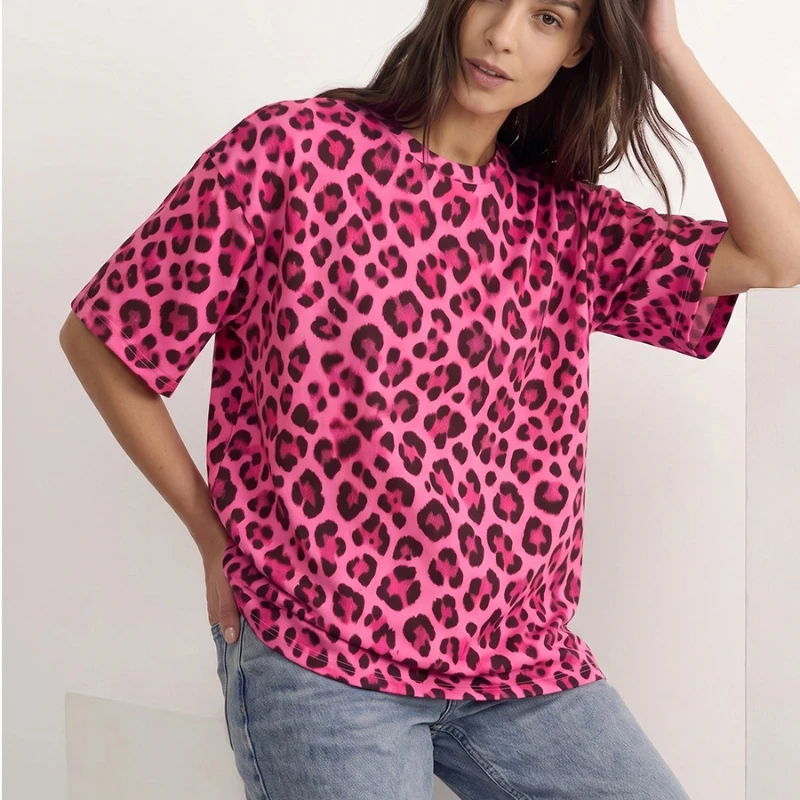 

Street Style Loose Leopard Print T Shirts Female Summer Casual Half Sleeve Round Collar Tees For Women 2026 Fashionable T Shirts