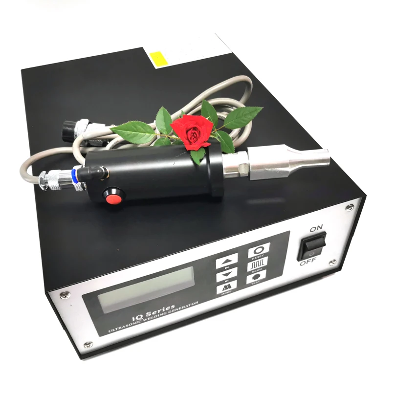 28Khz 800W High Frequency Hand Held Ultrasonic Spot Welding Machine For Polygonal Rivet Welding