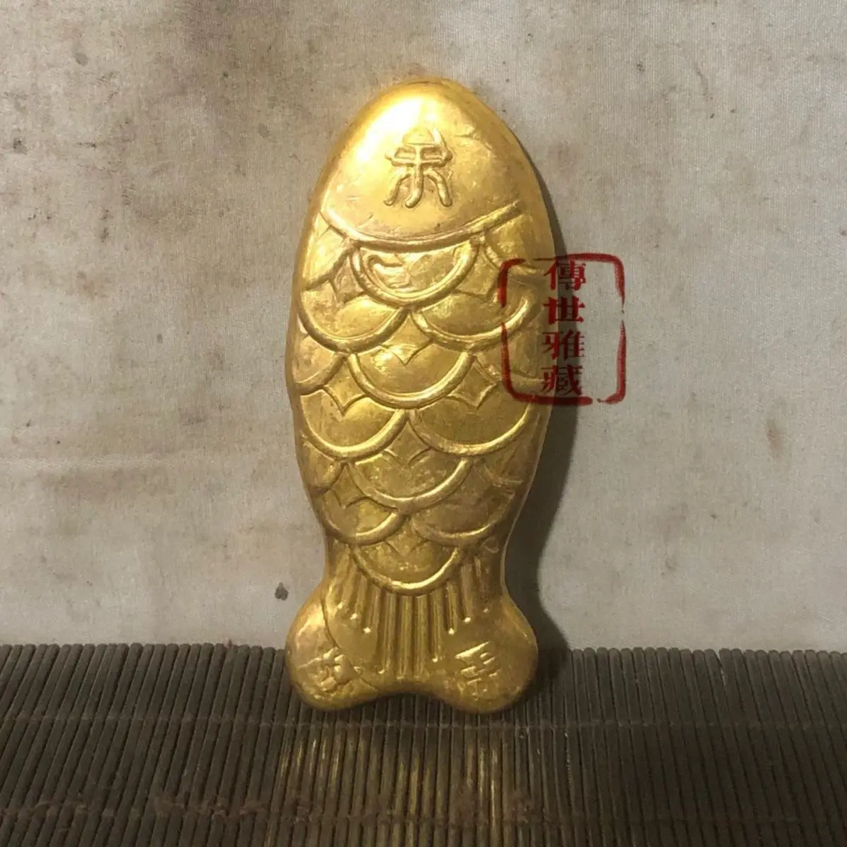Solid block pulp is warm delicate old and spicy fine workmanship 9 cm long 1 cm wide 3.5 cm high