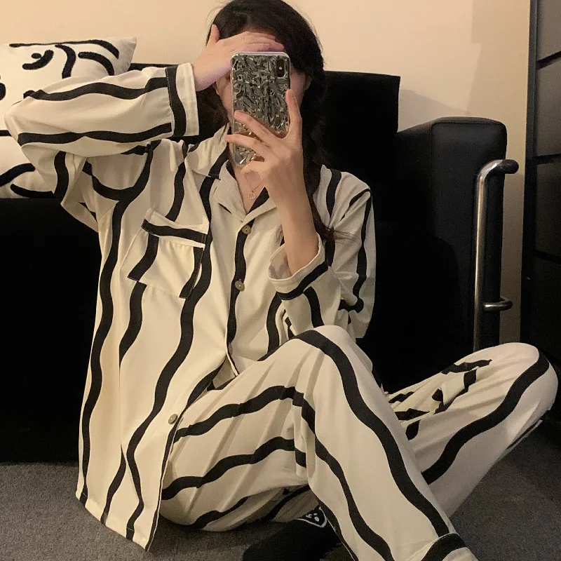 

PJs SetWomen's pajama setWomen's warm winter pajamasFashionable home clothes, pajamasvertical stripesCute and soft pajama