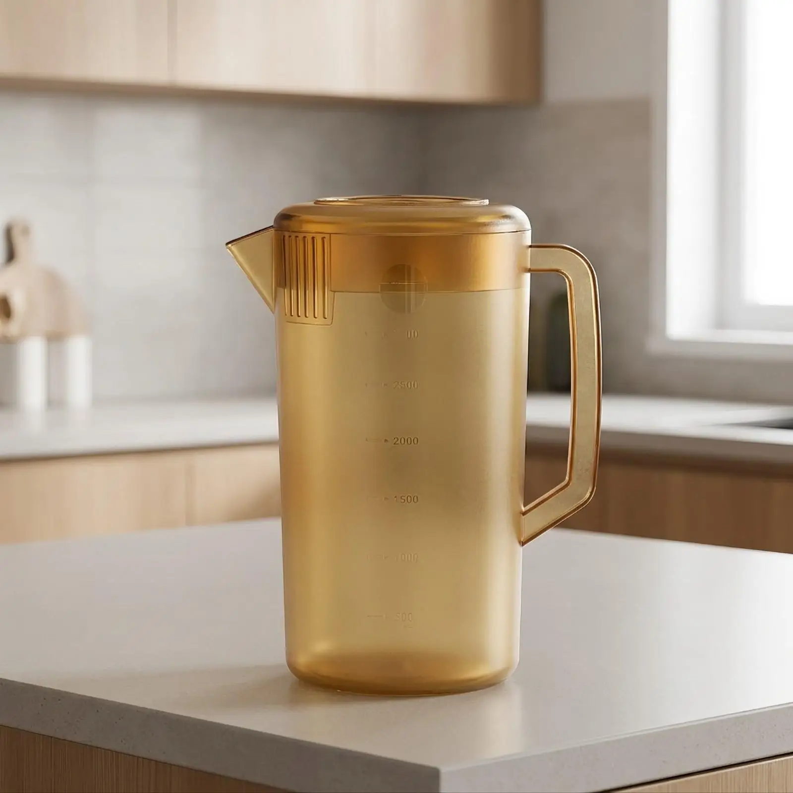 Lightweight Beverage Pitcher for Fridge Use PC Material Water Carafe with Drip Free Spout and Comfort Grip Handle