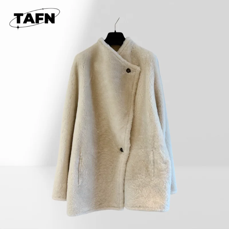 

Loose Fit Casual Overcoat for Daily Wear Women's Spring Autumn Button-Up Overcoat Soft Mid-Length Coat with Belt AK0410