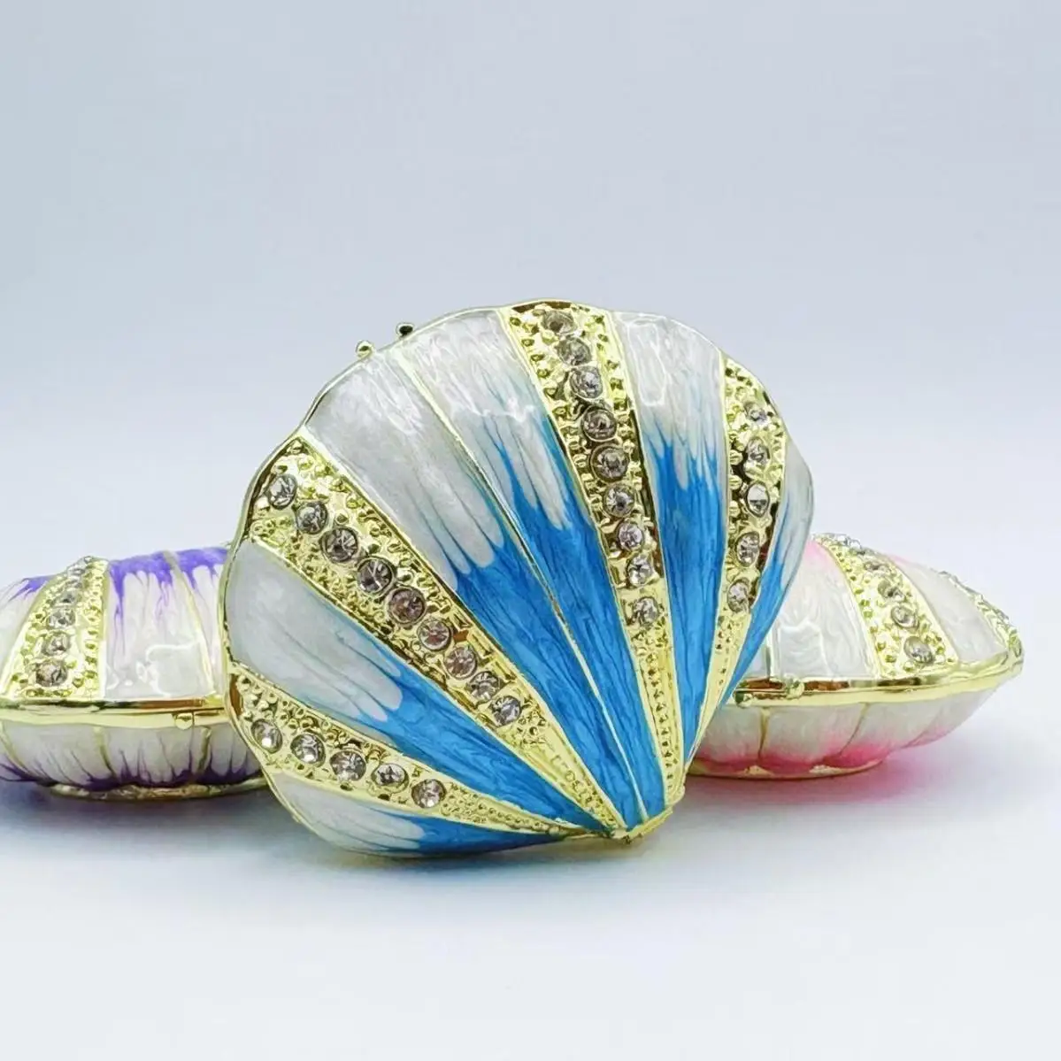 Enamel-colored Pearl And Shell Jewelry Box, Handcrafted Blue Shell Decorative Item, Flip-top Ring Jewelry Gift Box
