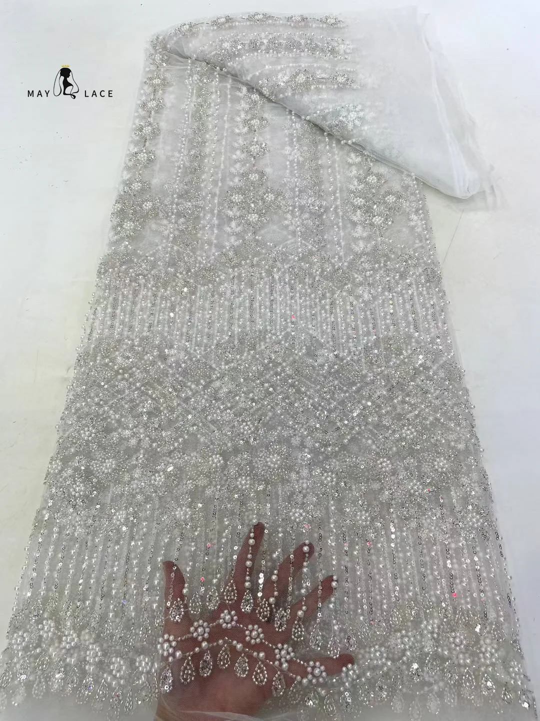

White Latest Nigerian Lace Fabrics Fashion Women African Tulle Lace Luxury Handmade Beaded Sequins Fabrics For Wedding 5yards