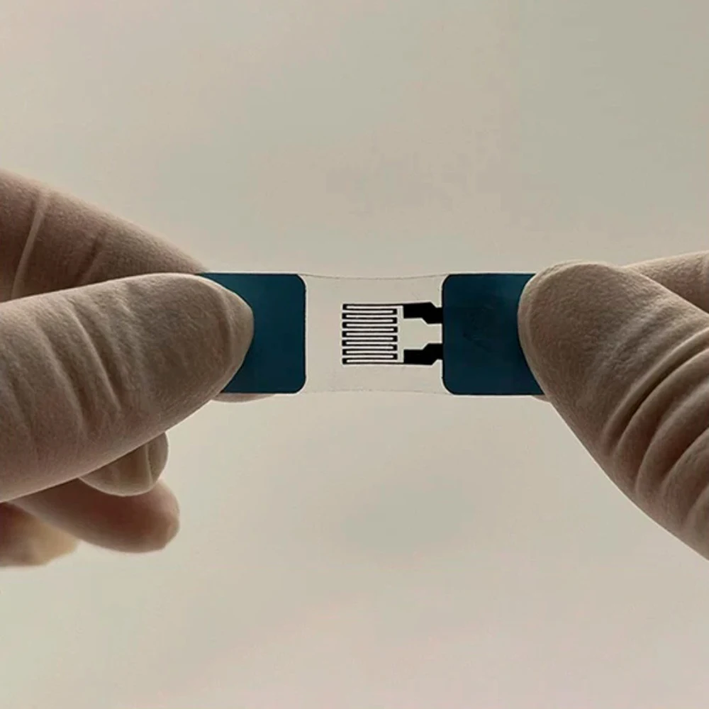 Stretchable Resistive Strain Sensor 15x45x0.1mm 0-100% Range for Soft Robotics And Wearable E-Skin Applications