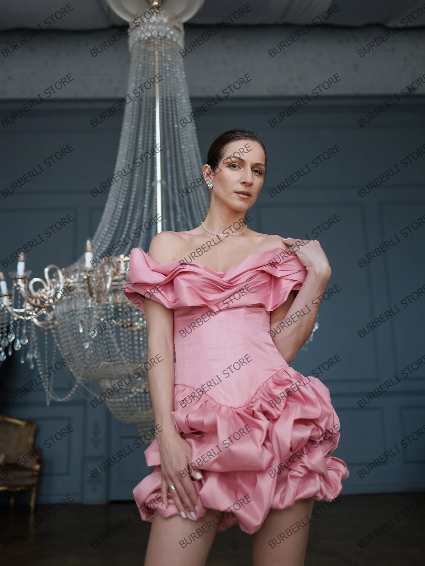 Fora do ombro cetim mini vestidos de cocktail na moda babados tafetá curto vestido de festa de baile bonito em camadas vestidos de baile de noite