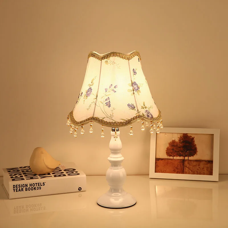 European simple and warm desk lamp Bedroom bedside lamp, festive breastfeeding creative warm light dimmable led modern desk lamp