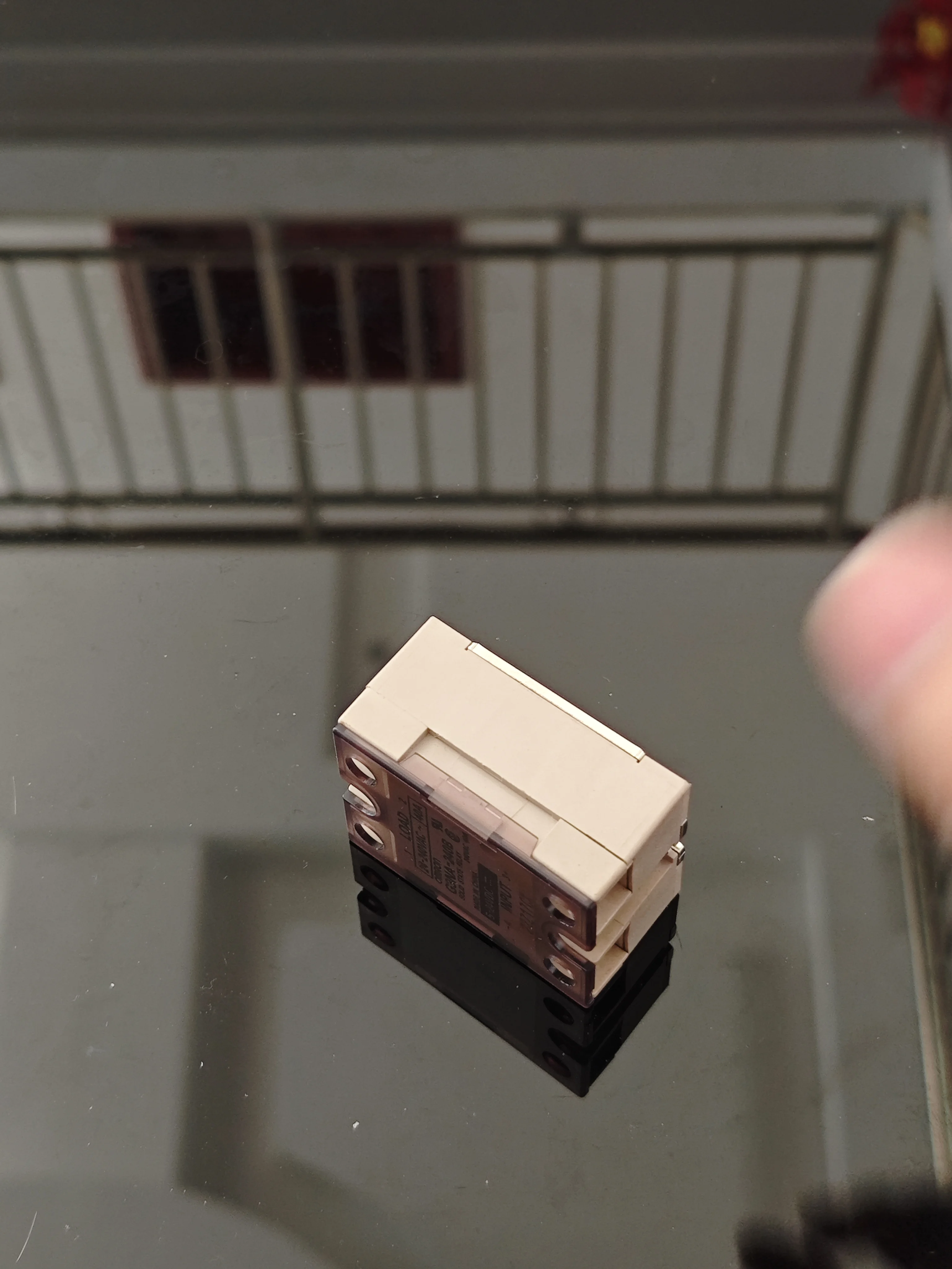 

Твердотельное реле Omron G3NA-240B 5-24 В