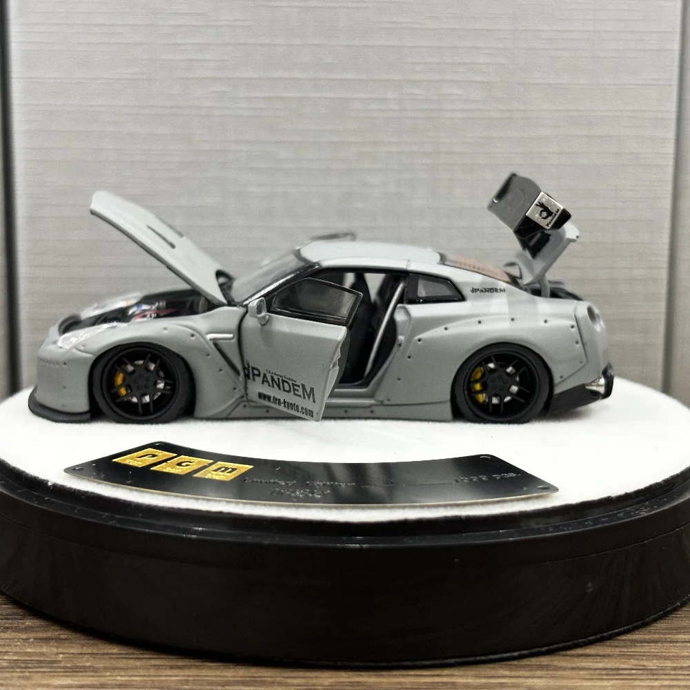 سيارة موديل PGM 1:64 GTR R35 PANDEM Zero Fighter Diecast