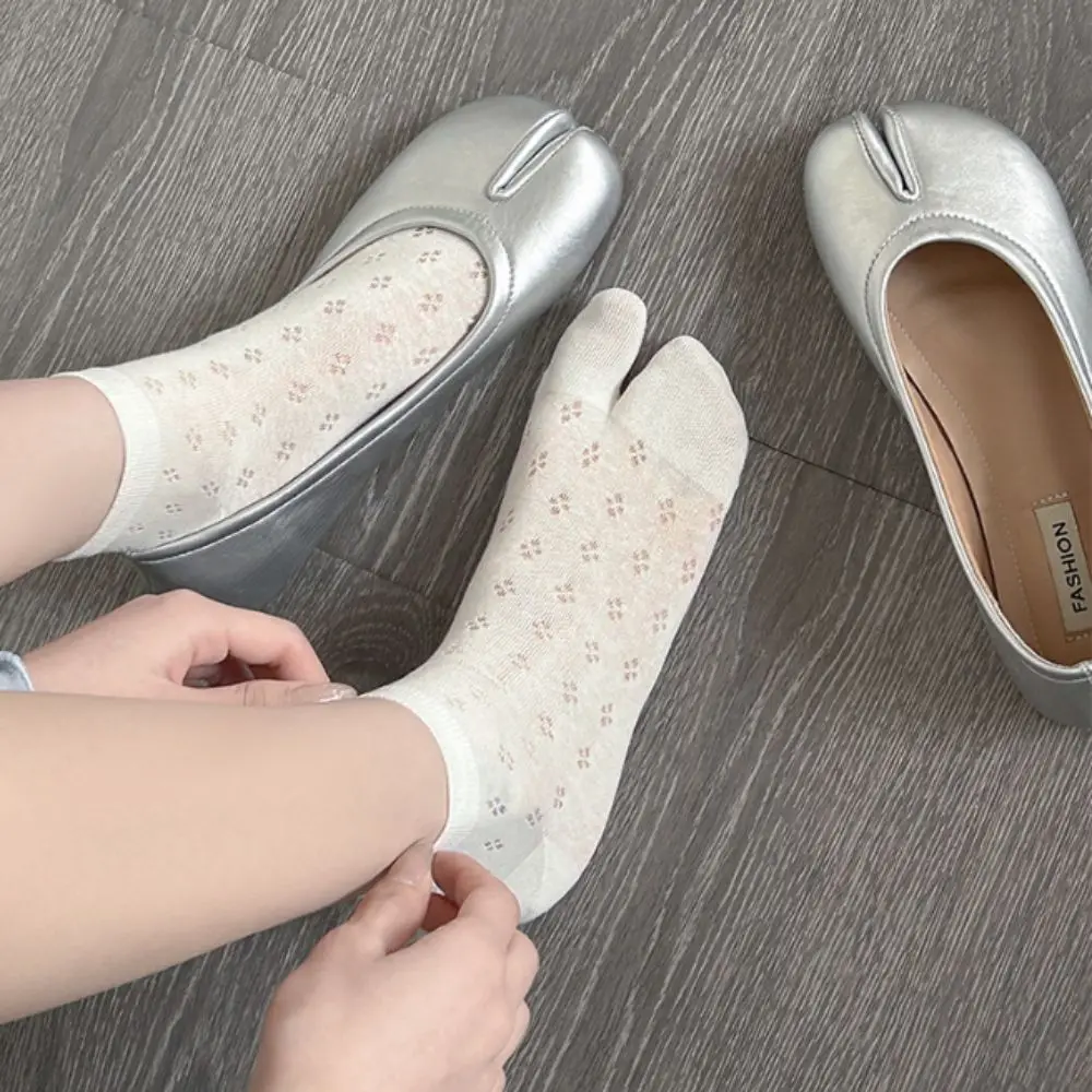 1Pair New Two Toe Toe Socks Cotton Separate Fingers Tabi Socks Thin Material Breathable Hollow Out Socks Summer Season