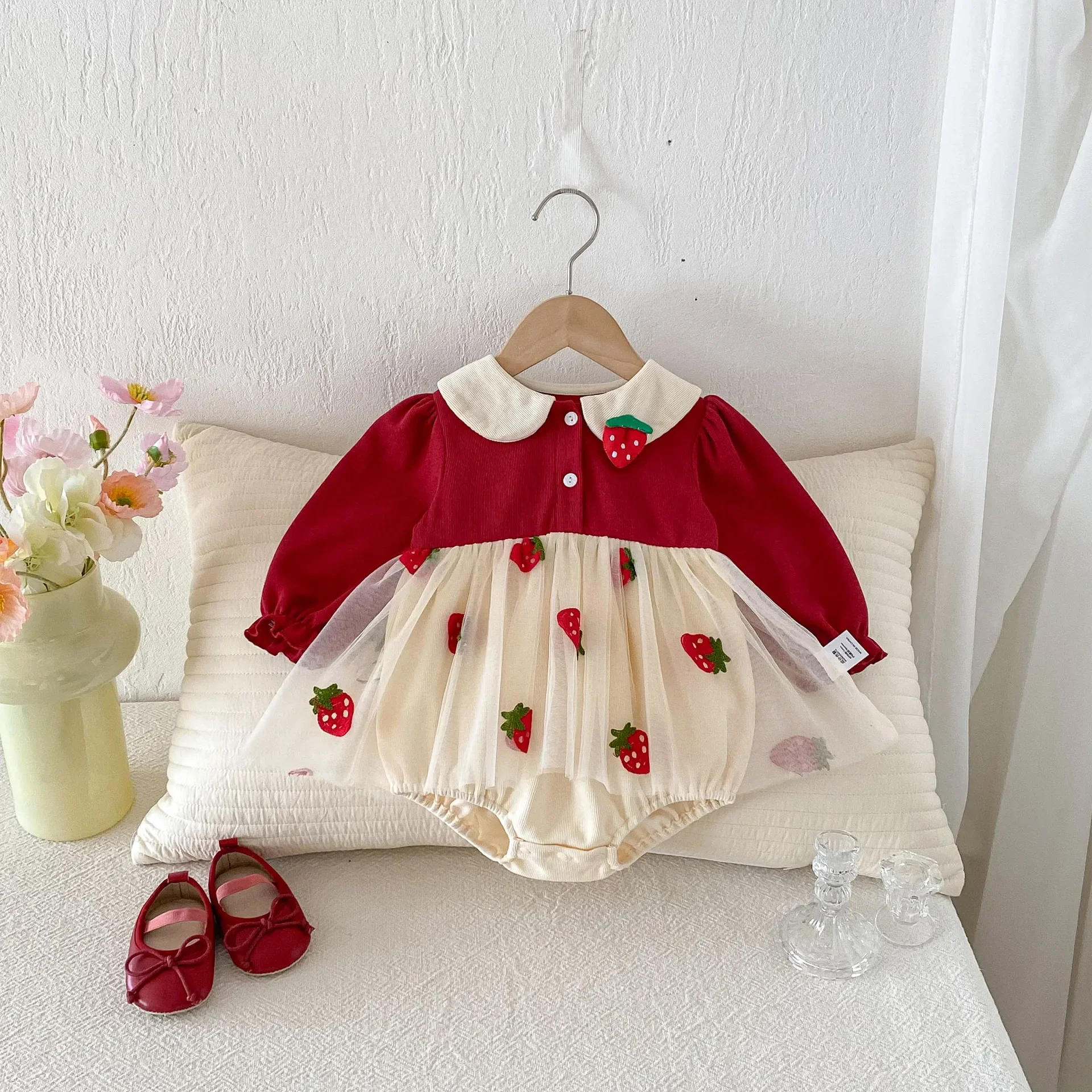 

2025 Autumn 0-24M Baby Girl Dress Strawberry Embroidery Tulle Romper Long Sleeve Infant Party Outfit