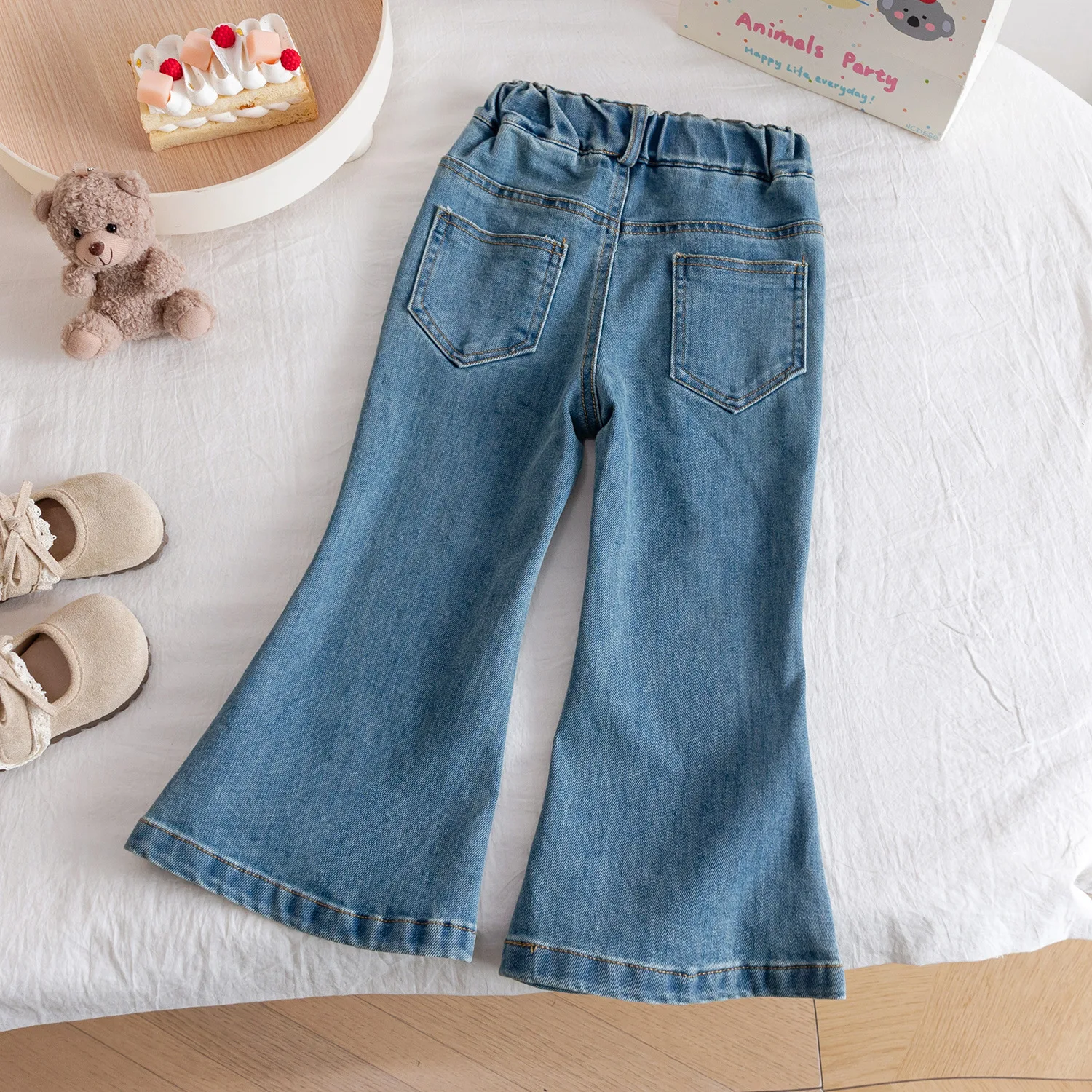 Lockere, ausgestellte Babyhose für Frühling und Herbst, dehnbare, lange Hose für Mädchen, weiche, lässige Jeanshose, trendige Hose für Schülerinnen, Kinder. – Detail 11