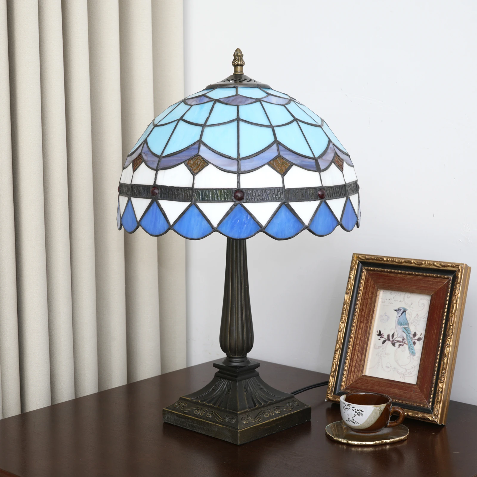 30CM Blue feathers Lampshade Tiffany Table Lamp American Simple Bedroom Bedside Light Retro Creative E27 Resin Base Table Lamp