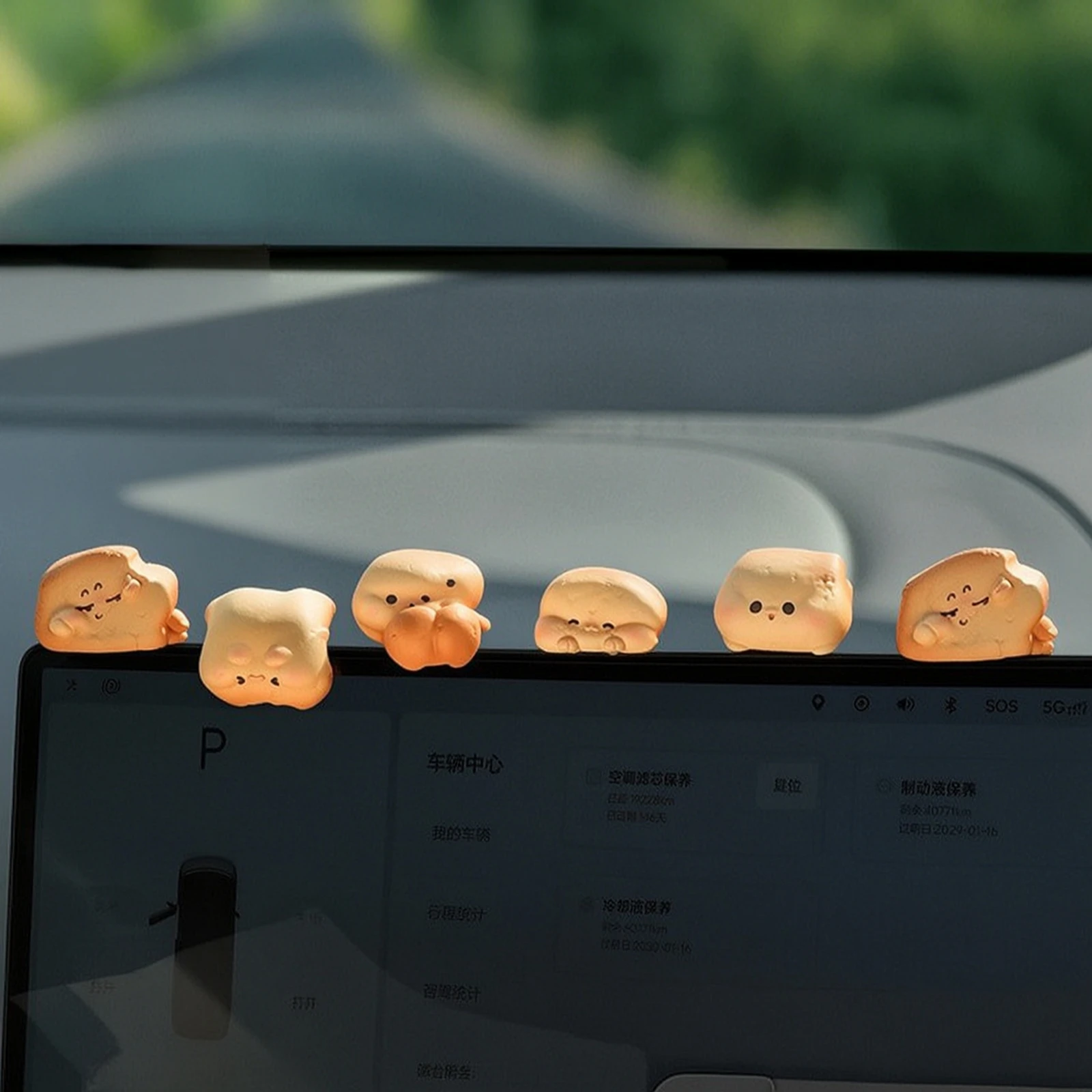 6 Pieces Bread Figurine Cartoon Dashboard Figurine Desk Ornament Playful Miniature Sculpture Compact for Drivers