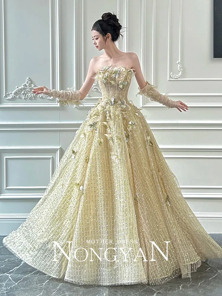 Een nieuwe strapless afstudeerceremonie, lichte luxe ochtendjurk en roosterjurk voor gastheer van banketten