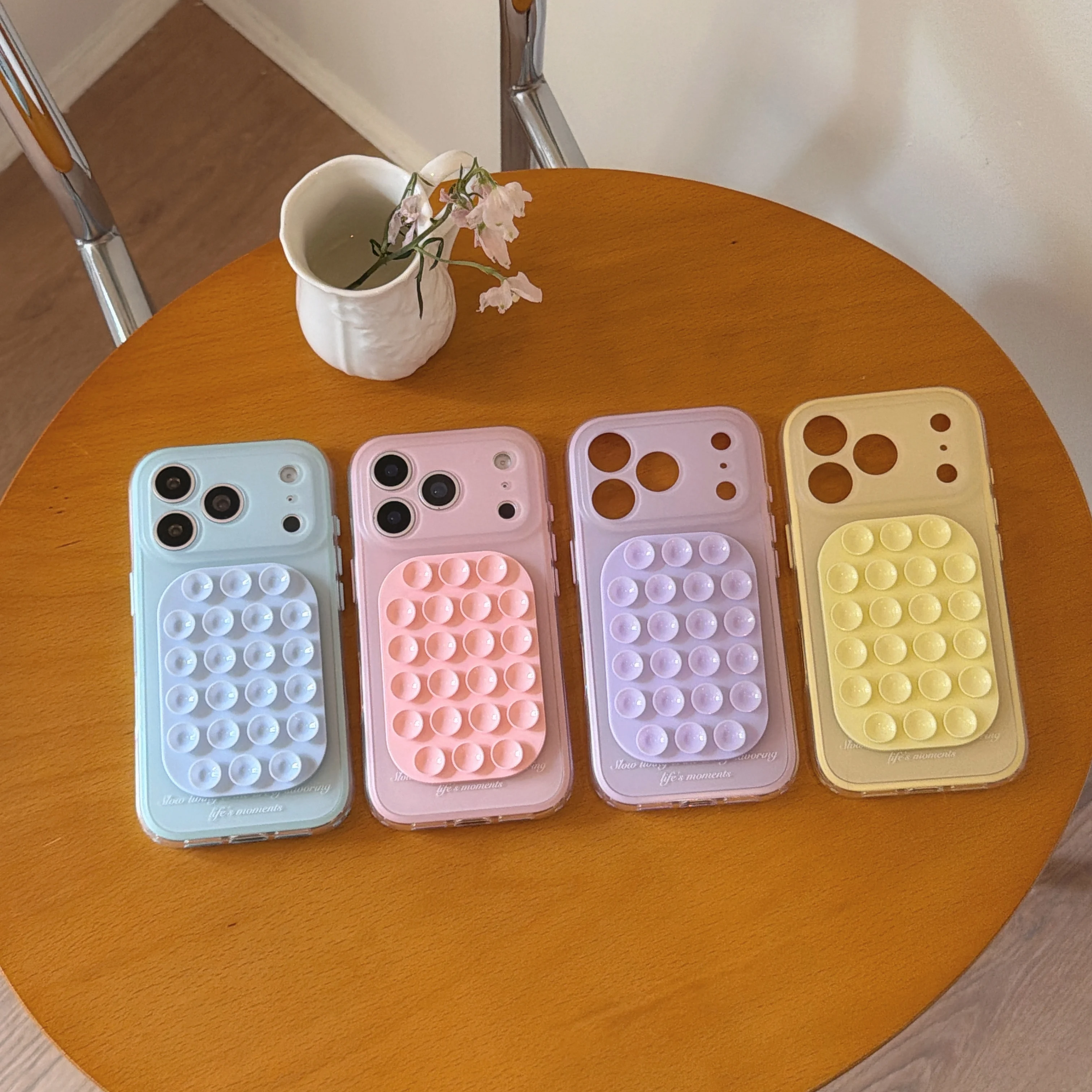 

Fashion iPhone case 4 Colors Silicone Suction Cup Phone Case For IPhone 15 16 17 Pro Max Shockproof Protective Cover Anti-Slip D