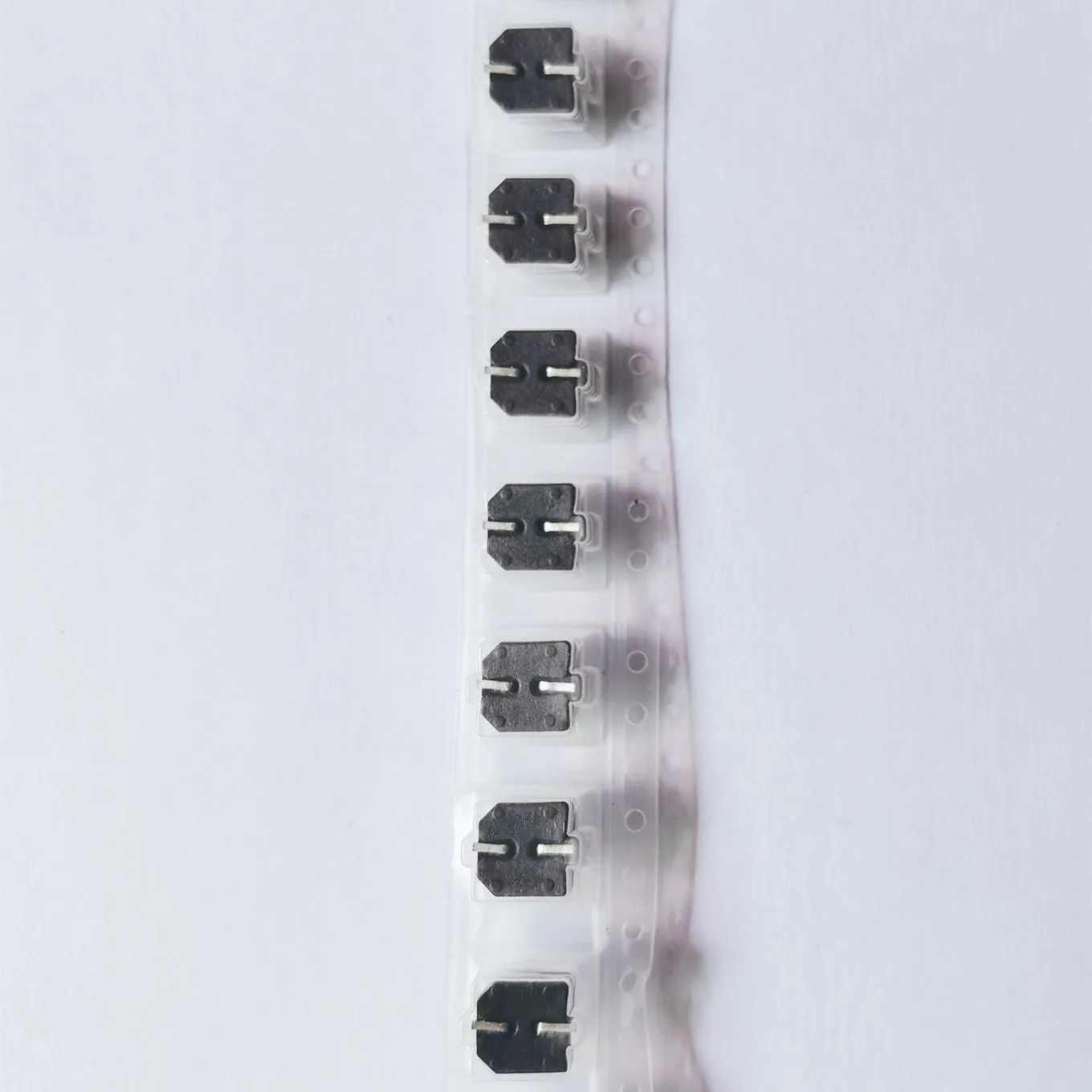 Original new 100% 25V68UF 6.3*5.8 SMD aluminum electrolytic capacitor EEEFK1E680P (Inductor)