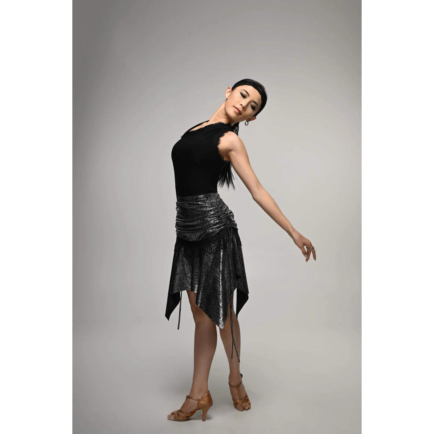 Costume de danse latine pour femmes, imprimé léopard, col irrégulier, combinaison, vêtements d'entraînement, Chahcha Samba, vêtements de danse latine, DN21466