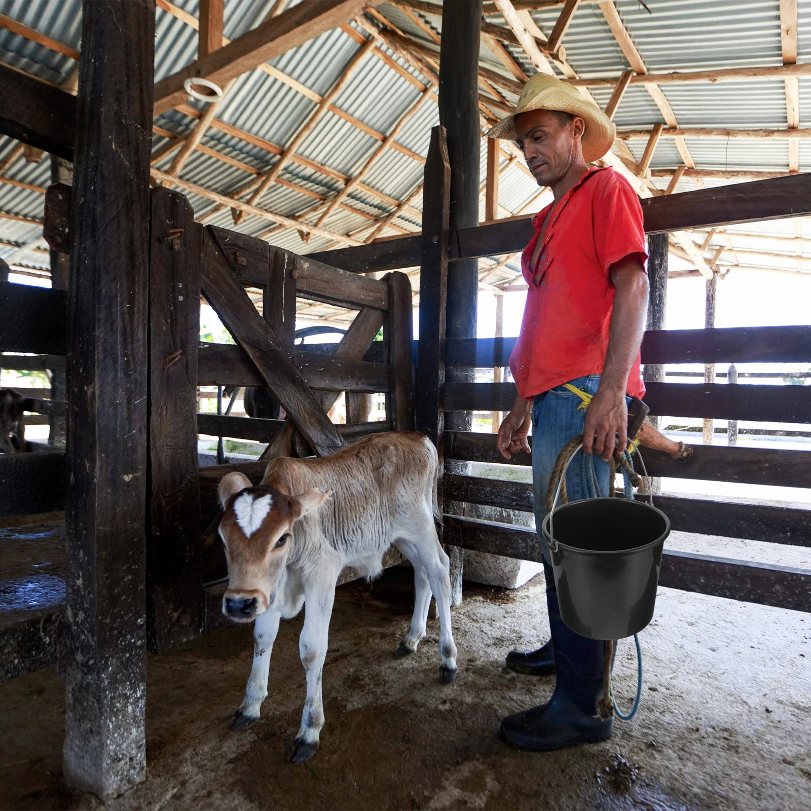 

Portable Plastic Feeding Calf Feed With Handle Large Capacity Farm For Home Use Water Storage Bucket For Calves Farm Animals