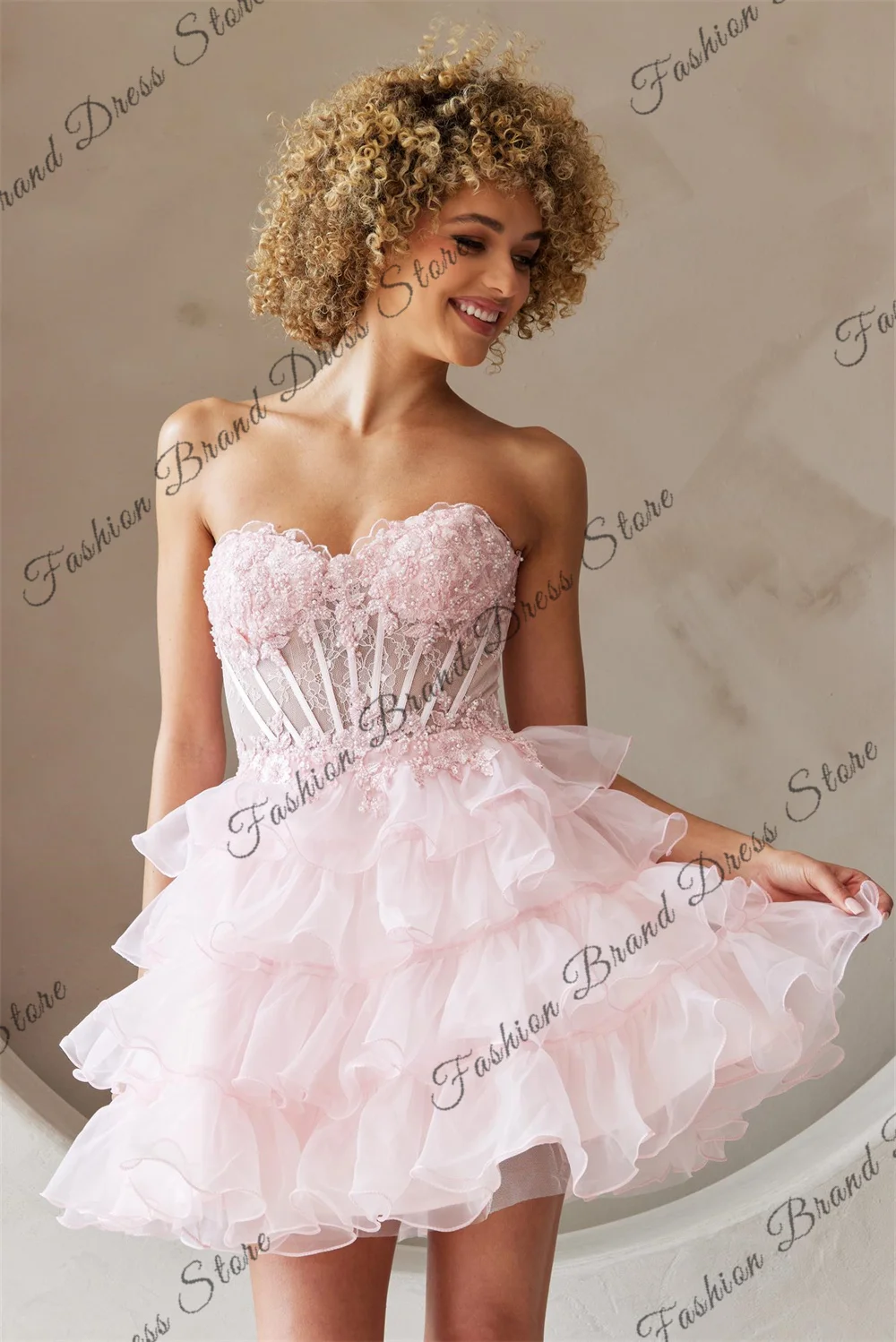 Sweetheart Tiered Ruffles Homecoming Dresses Sparkly Sheer Corset Lace Appliques Graduation Gown Sleeveless Short Cocktail Gowns