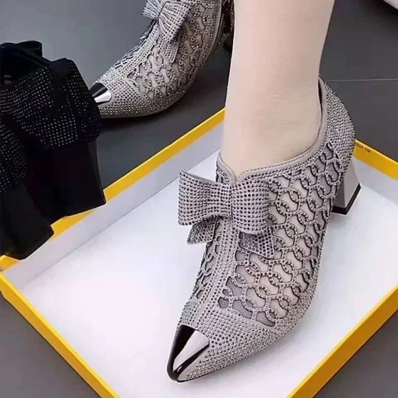 Scarpe a rete cava donna 2022 estate moda strass tacco quadrato punta a punta taglia 43 sandali con fiocco con cerniera donna Sandalis