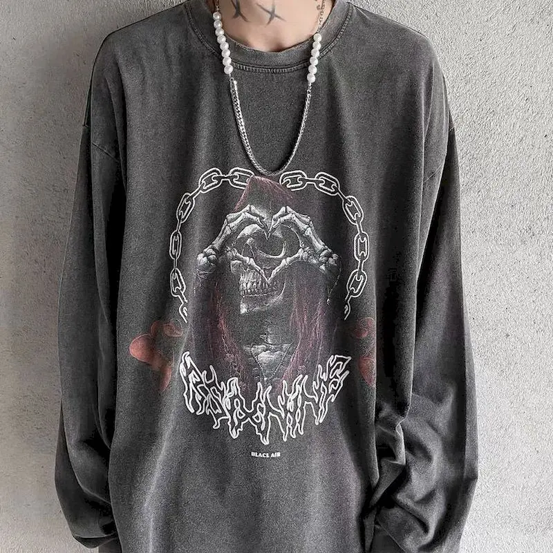 

Оверсайз пуловеры для женщин и мужчин в темном уличном стиле с принтом «Погребальный череп», лонгсливы с длинным рукавом, винтажные топы с эффектом потертости, тренд сезона